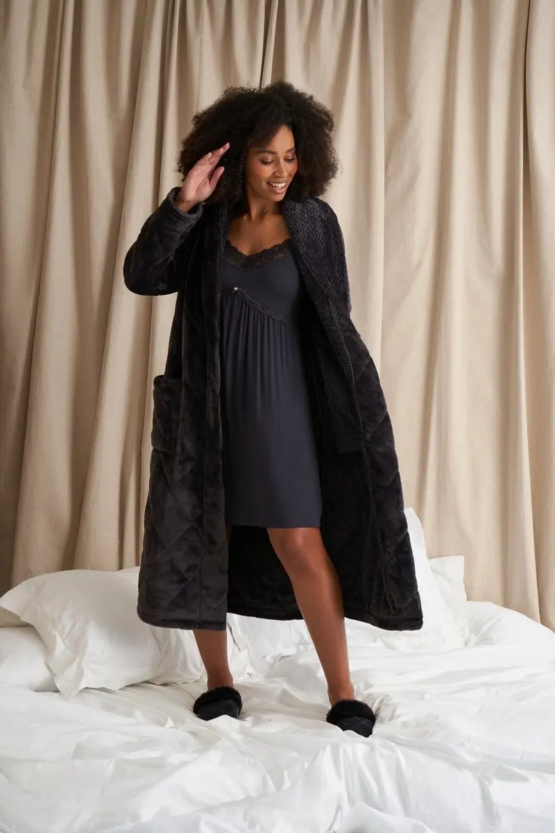 Raven Quilted Velour Robe - Image 4