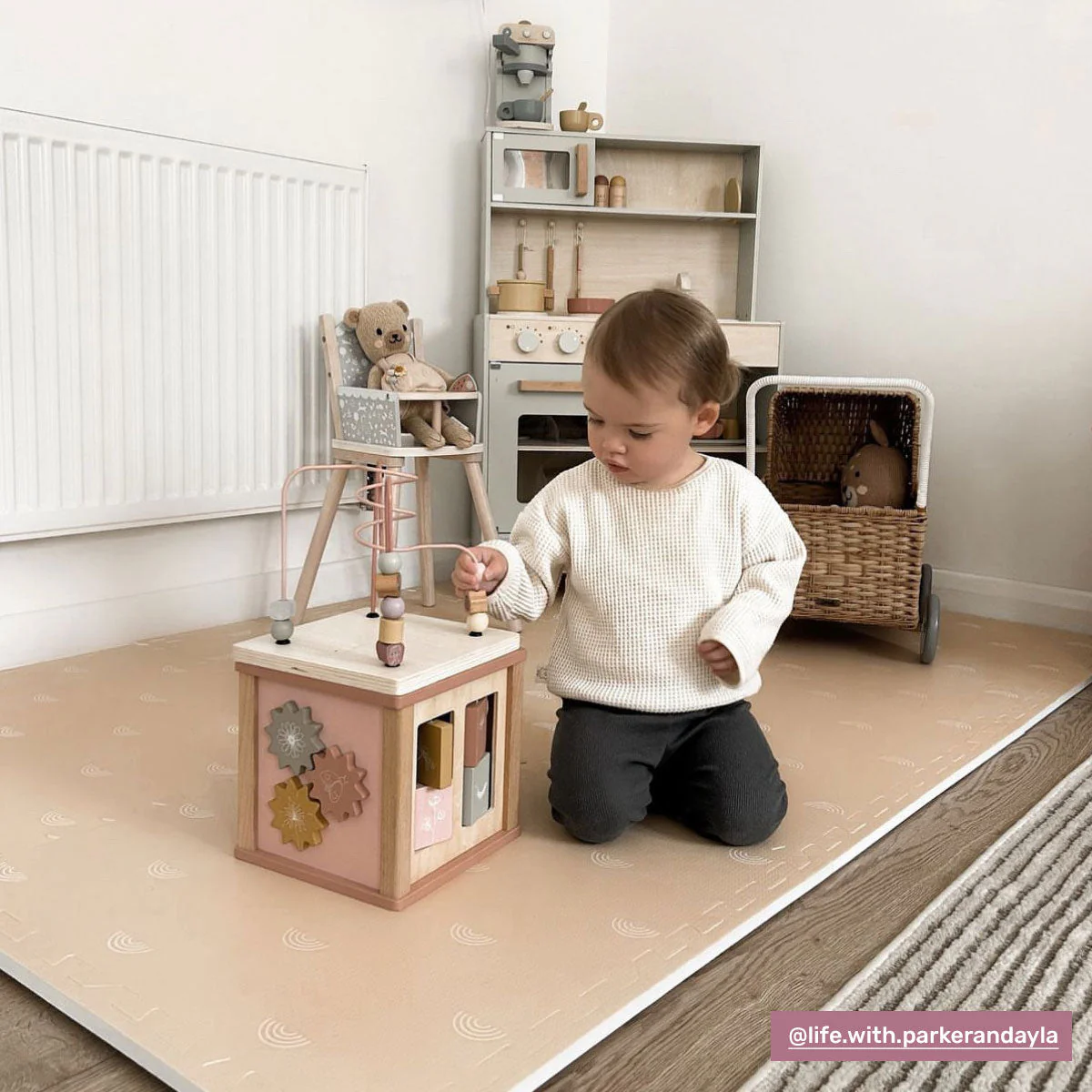 Rainbow Playmat Set in Beige - Image 11