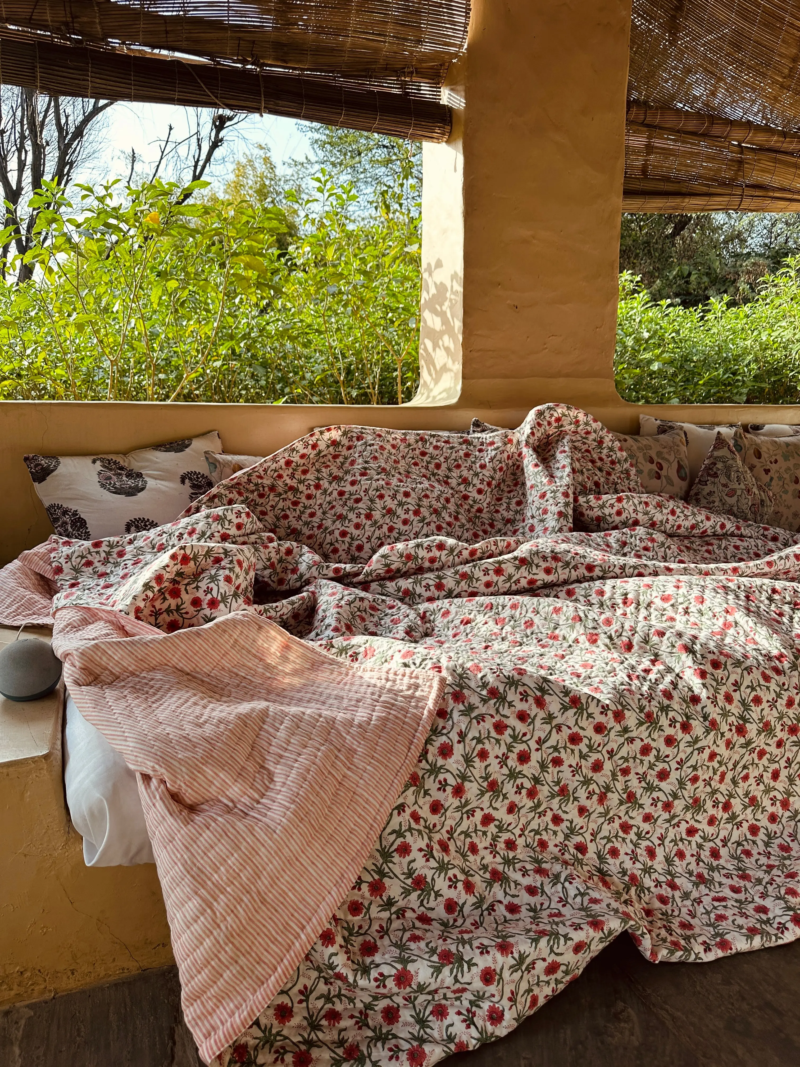 Red Floral Summer Pique Bed Quilt - Image 12