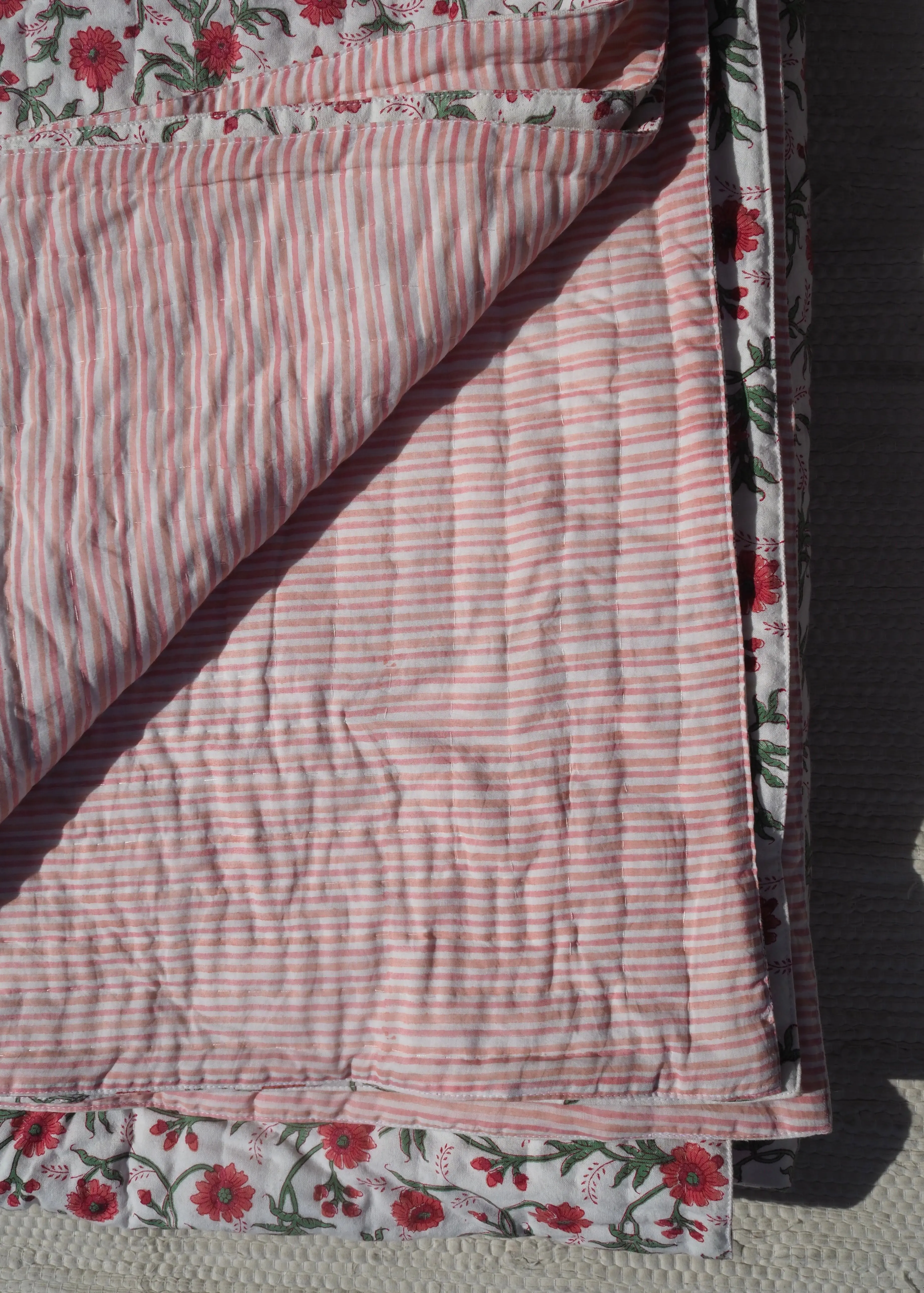 Red Floral Summer Pique Bed Quilt - Image 13