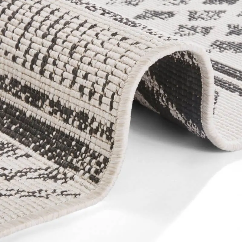 Reversible Geometric Indoor-Outdoor Flatweave Rug - Image 25