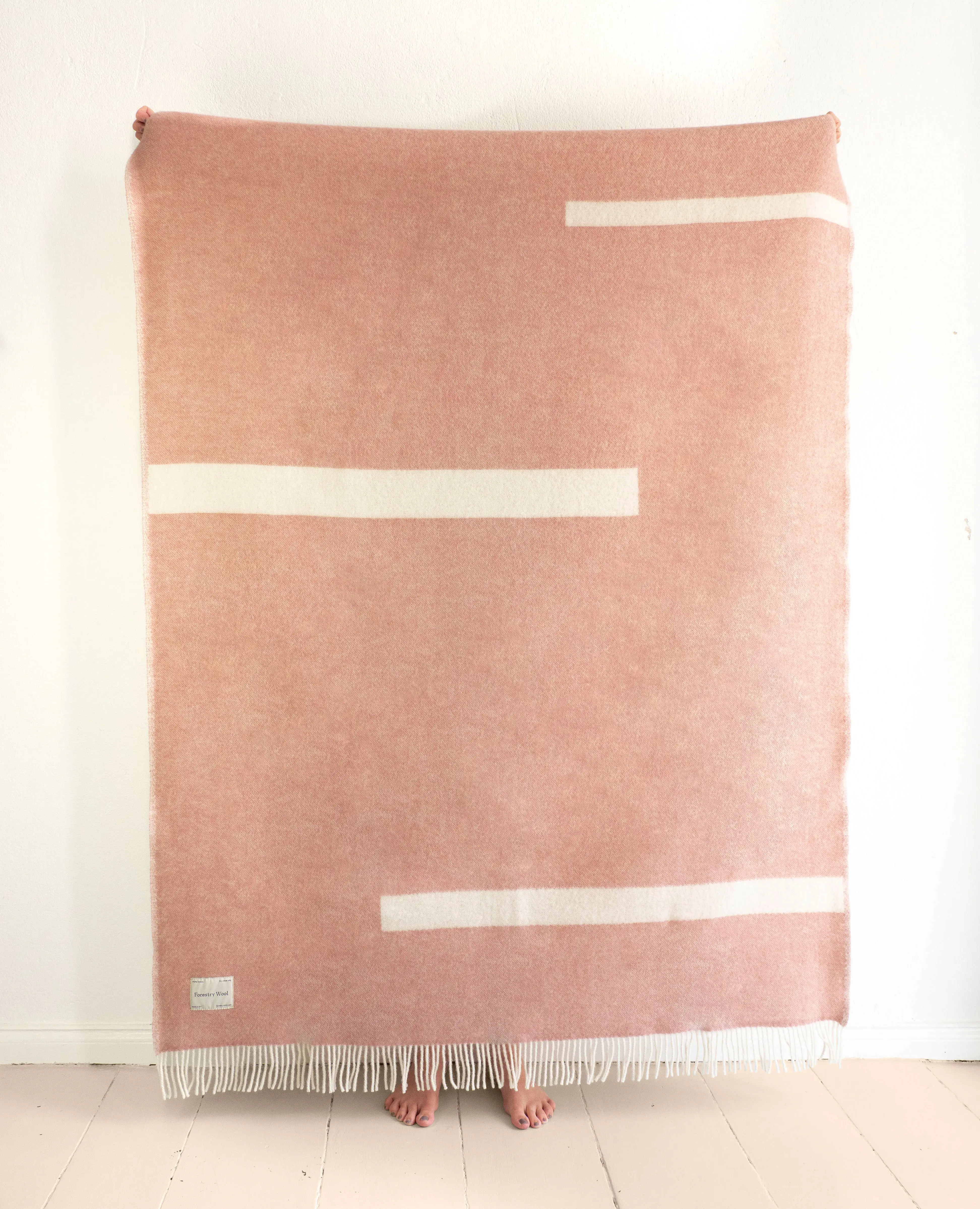 RIVER Dusty Pink Blanket - Image 3