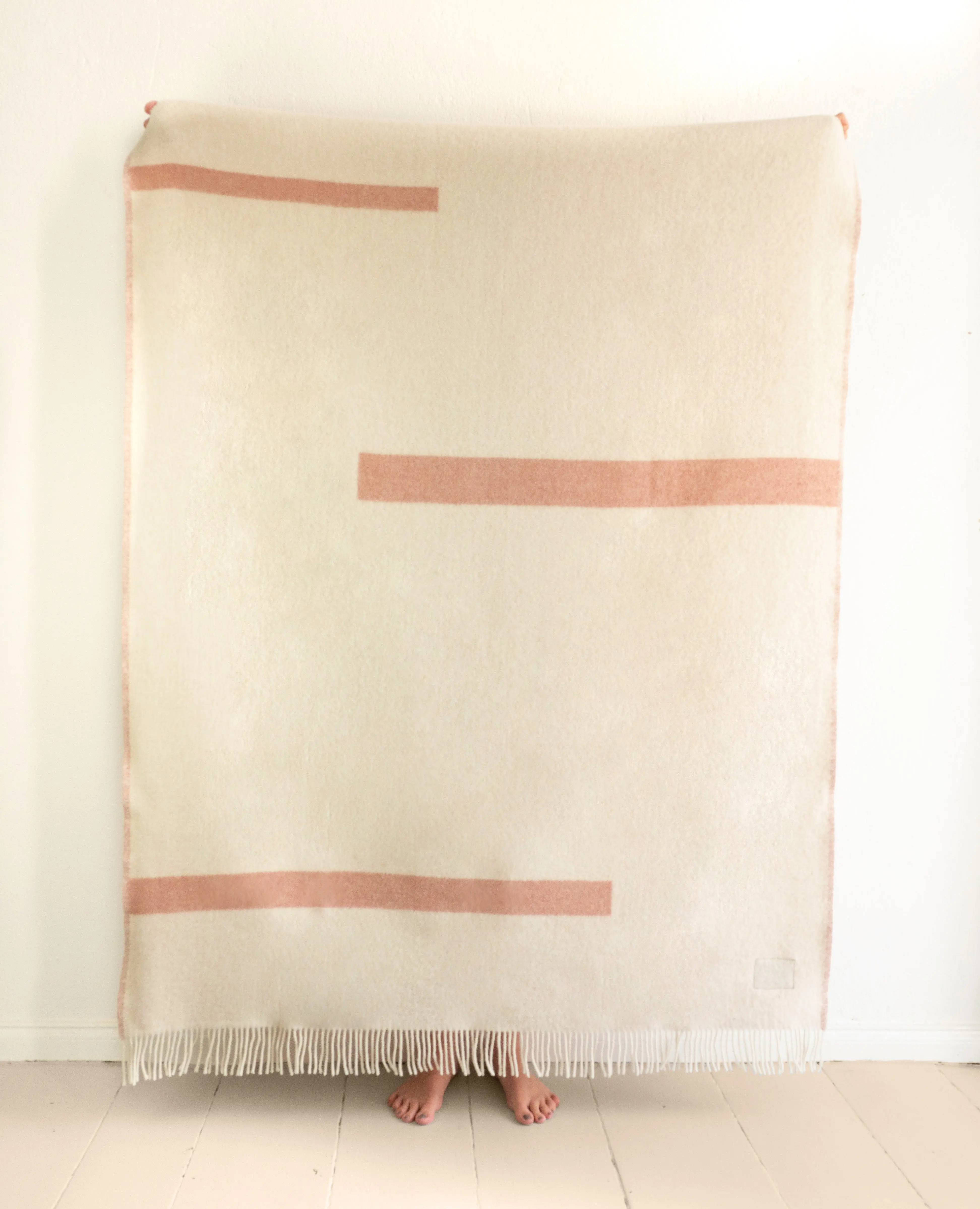 RIVER Dusty Pink Blanket - Image 4