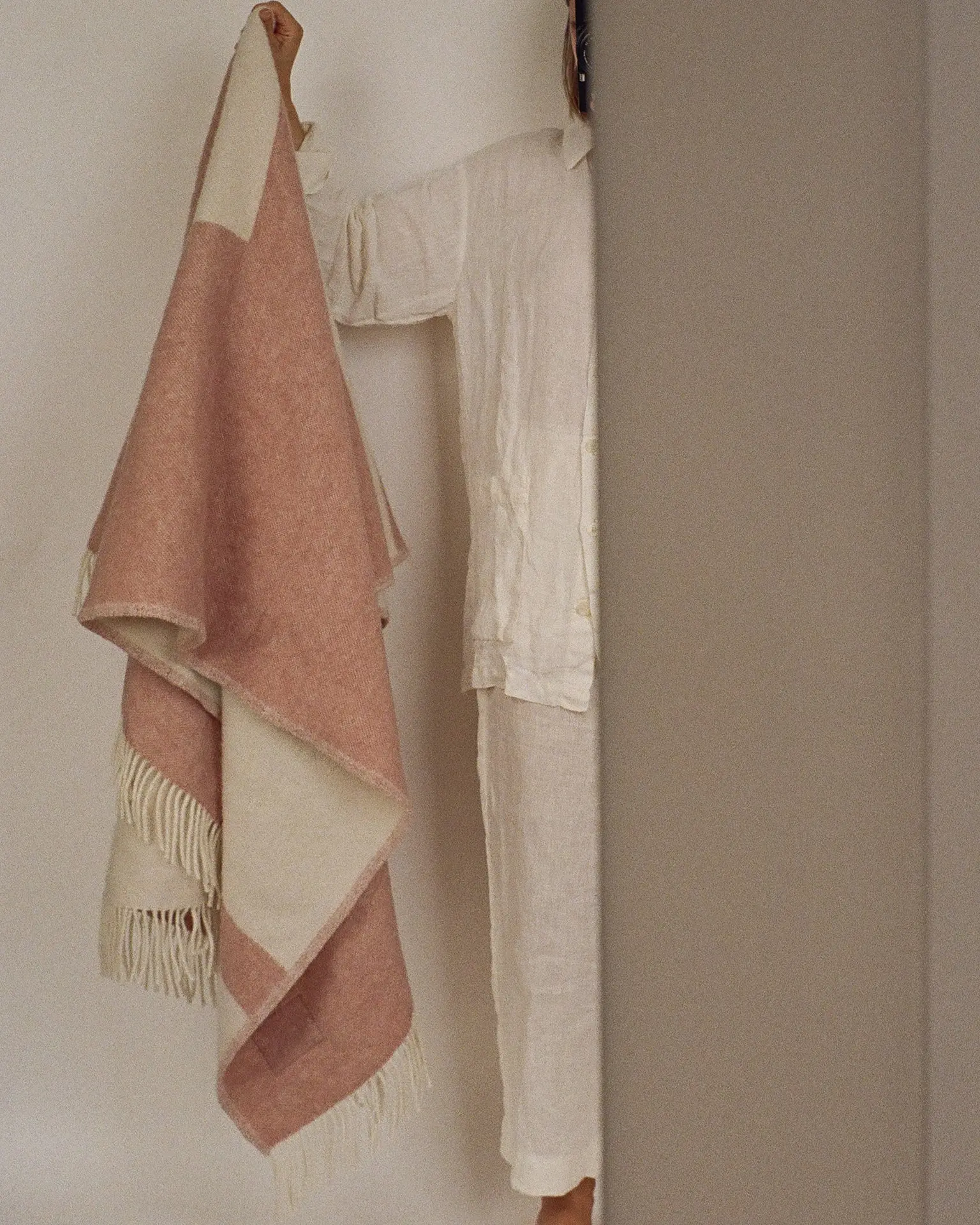 RIVER Dusty Pink Blanket - Image 7