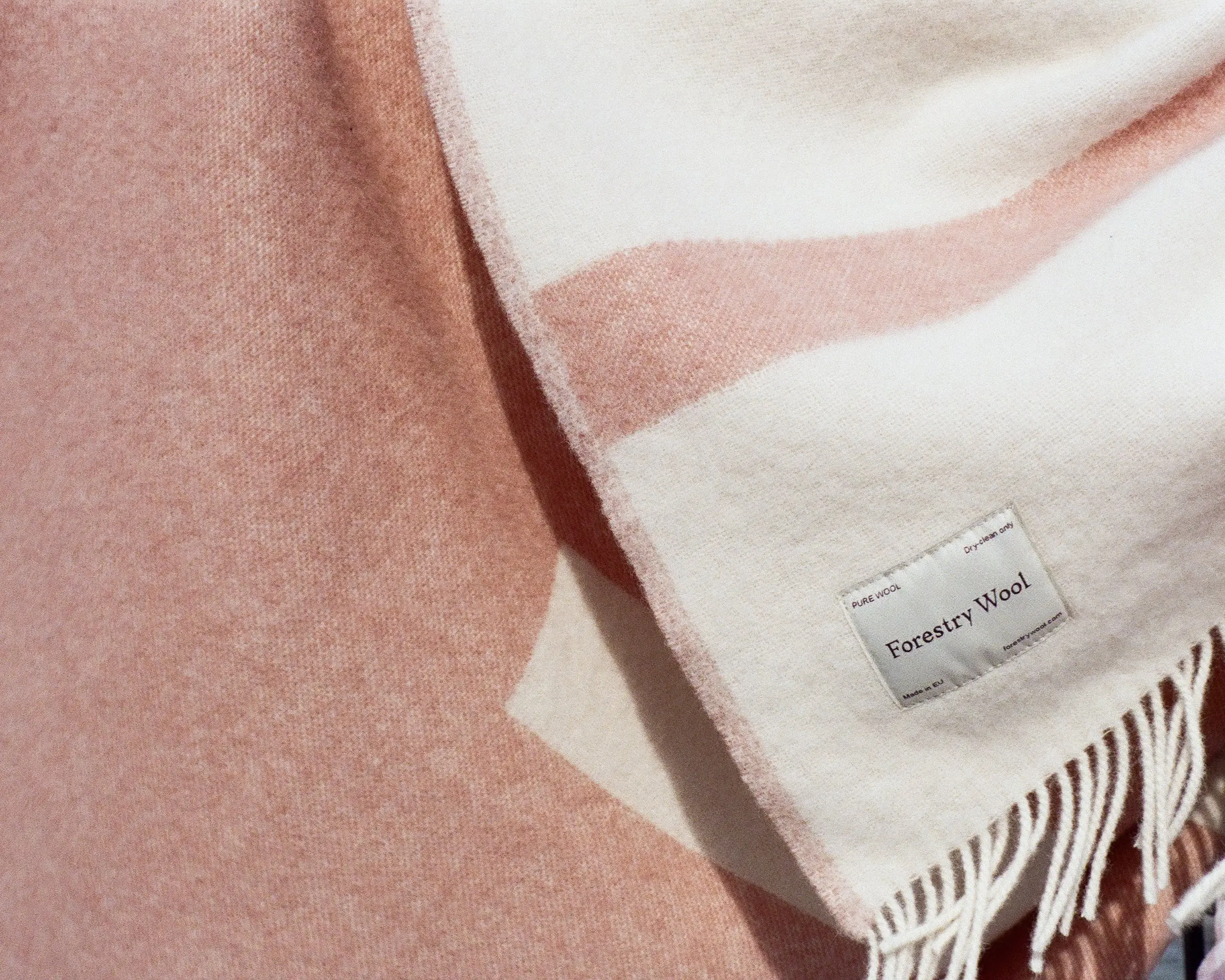 RIVER Dusty Pink Blanket - Image 9