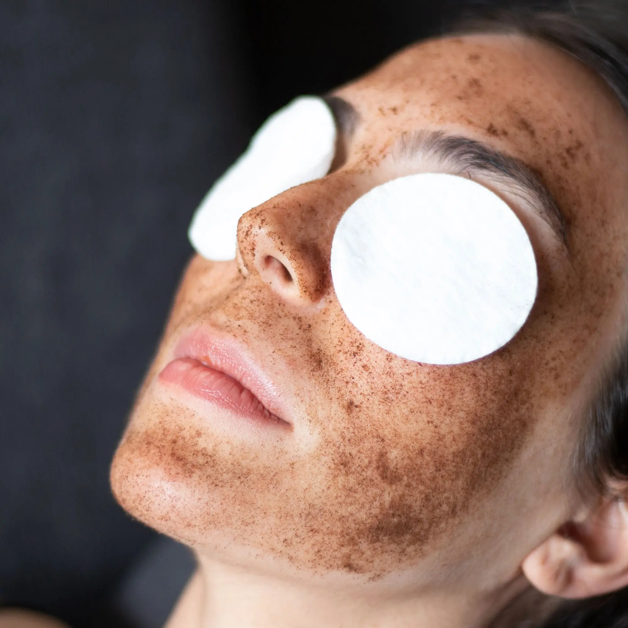 Salicylic Acid Exfoliator with Coffee, Walnut & Vitamin E 30ml - Image 6