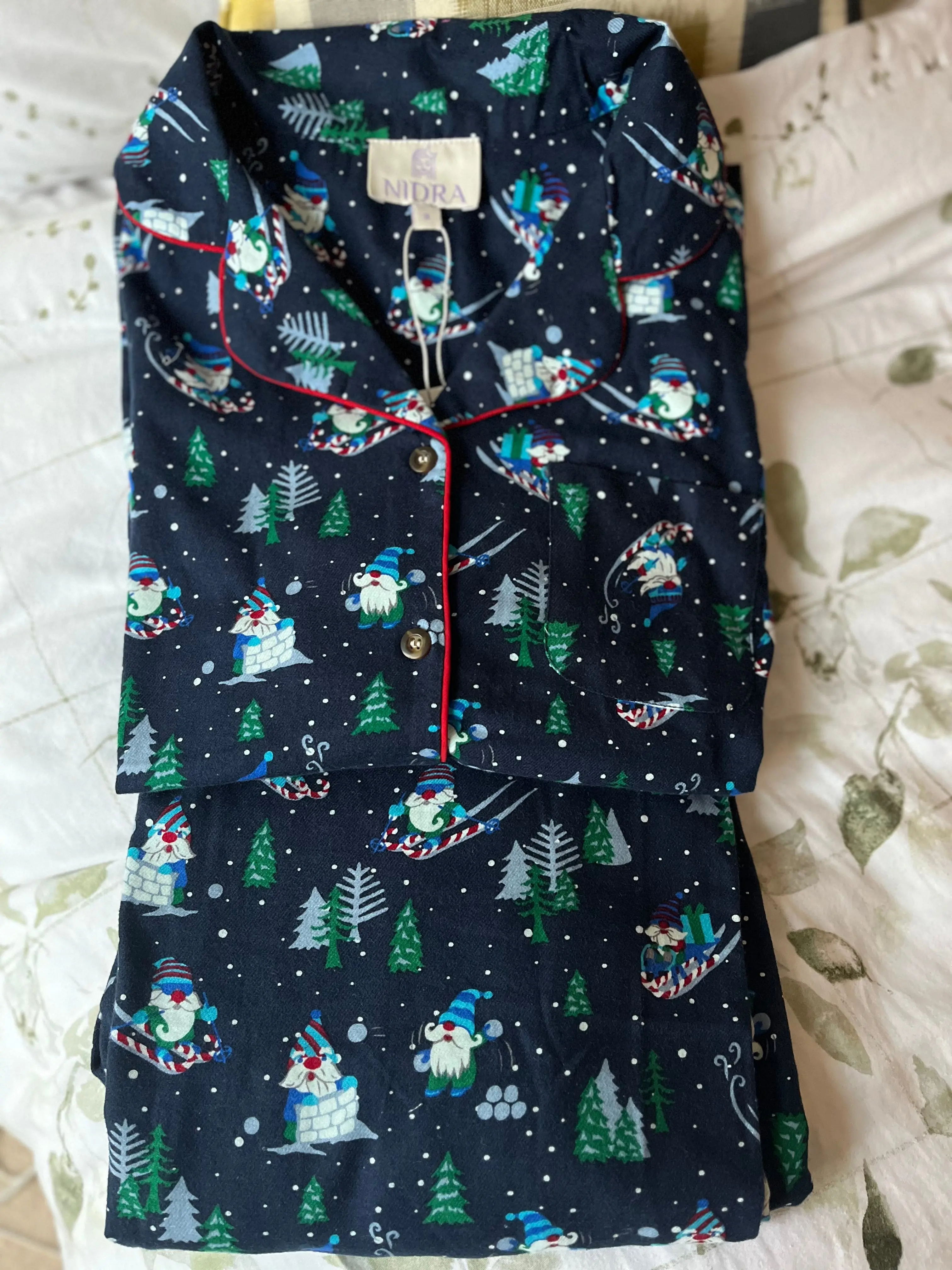 Santa on Skis Women's Brushed Cotton Pyjama Trouser Set - Image 2