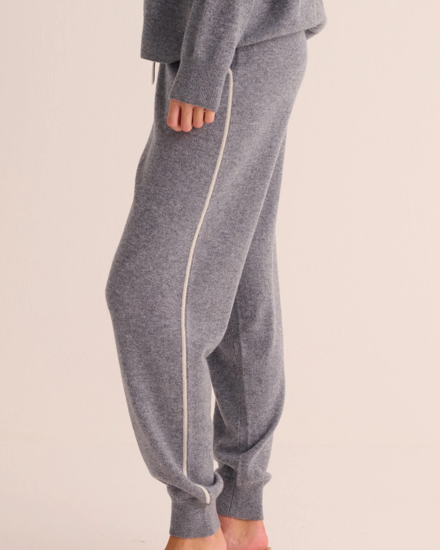 Silver Grey Cashmere Cuffed Ankle Joggers with Ivory Contrast - Image 3