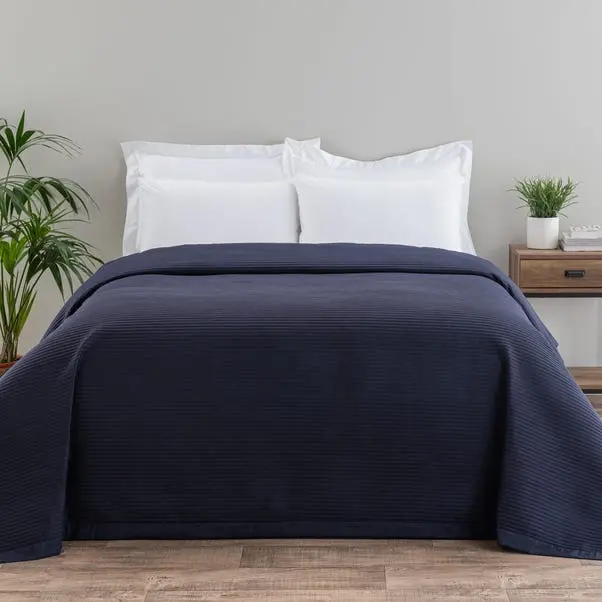 Spencer Pinsonic Bedspread - Image 13
