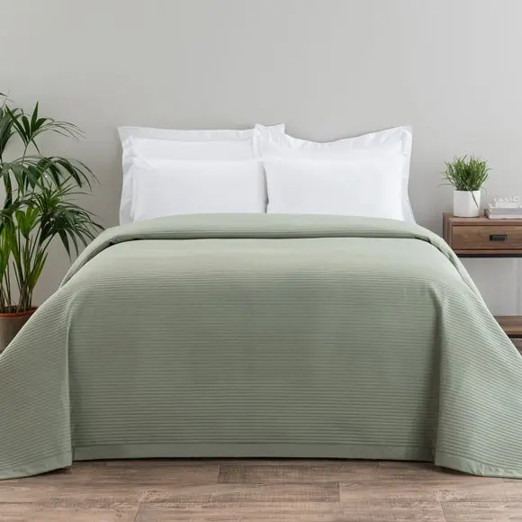 Spencer Pinsonic Bedspread - Image 15