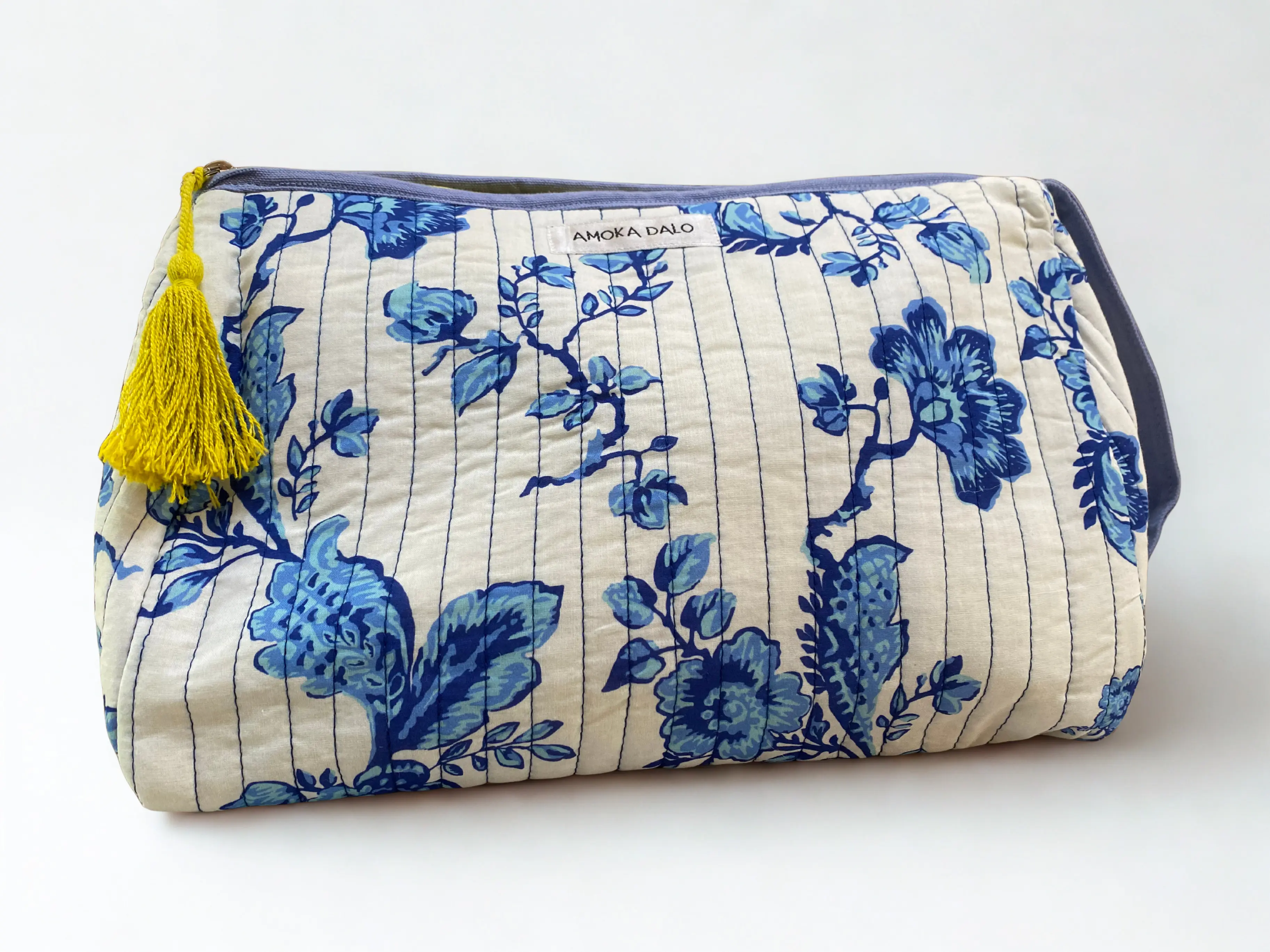 St. Ignacio Large Washbag - Image 2