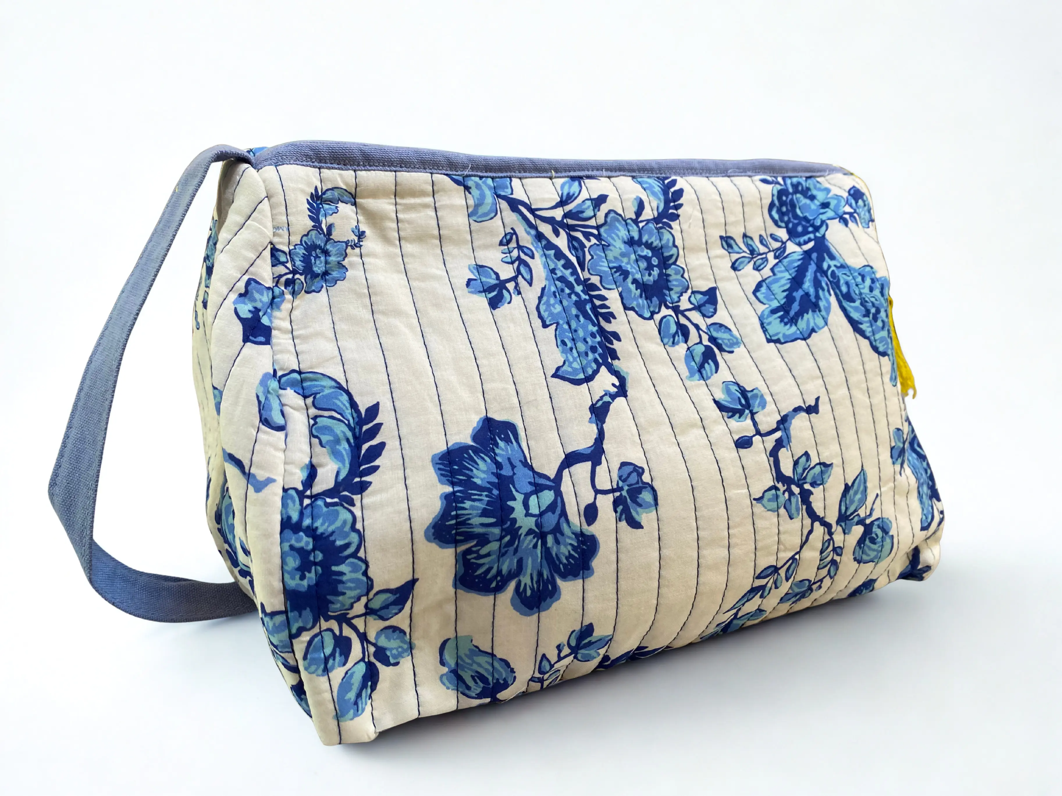 St. Ignacio Large Washbag - Image 3