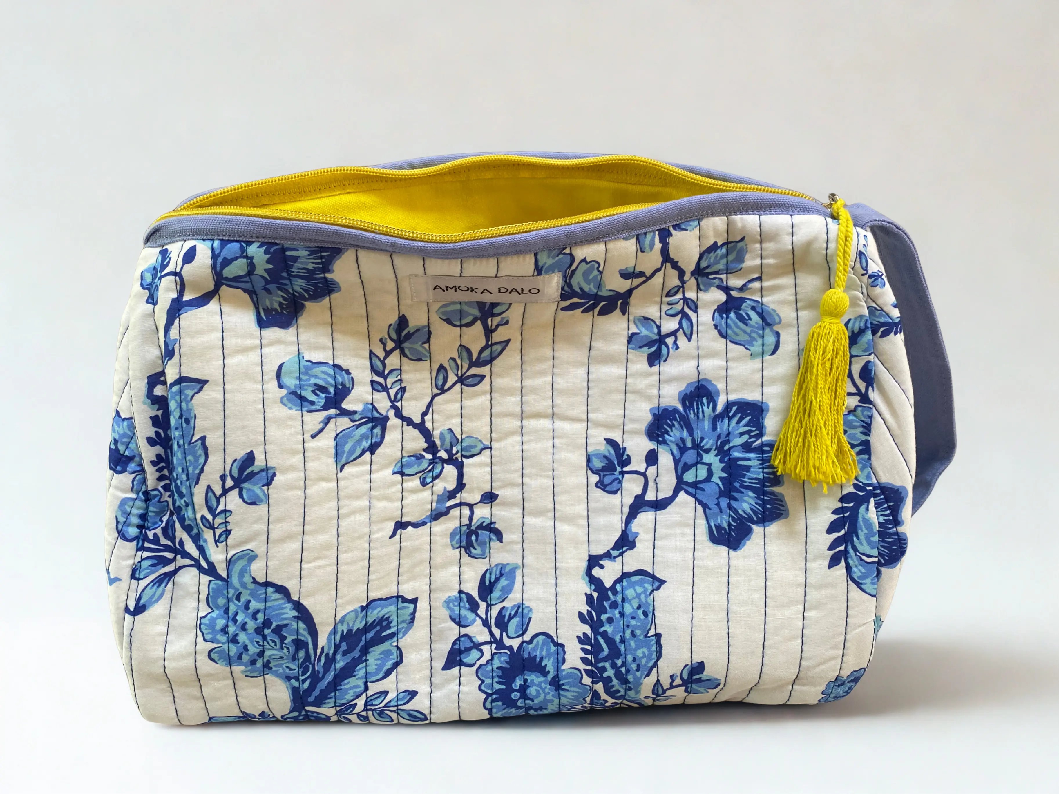 St. Ignacio Large Washbag - Image 4