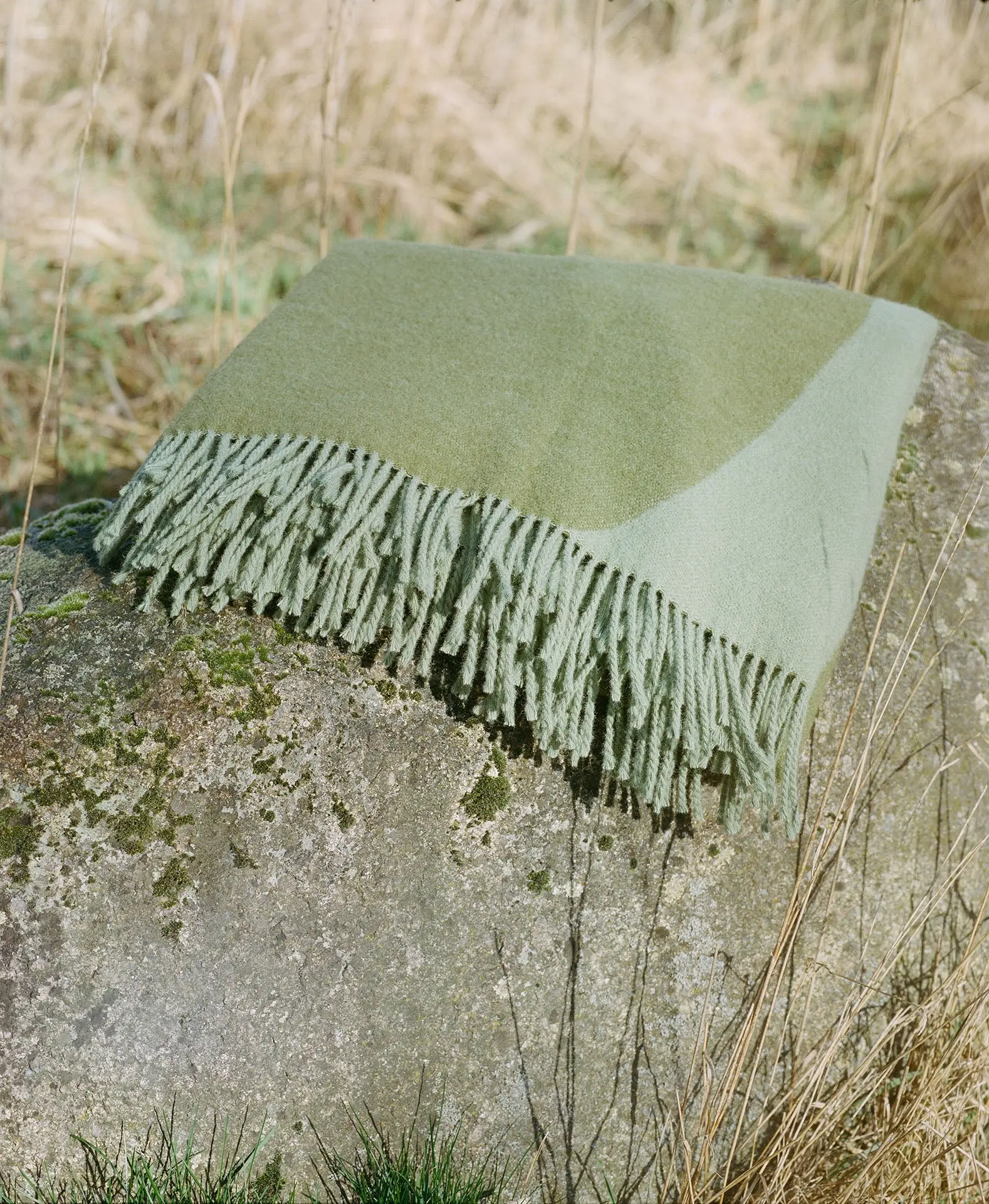 STREAM Moss Green Blanket - Image 8