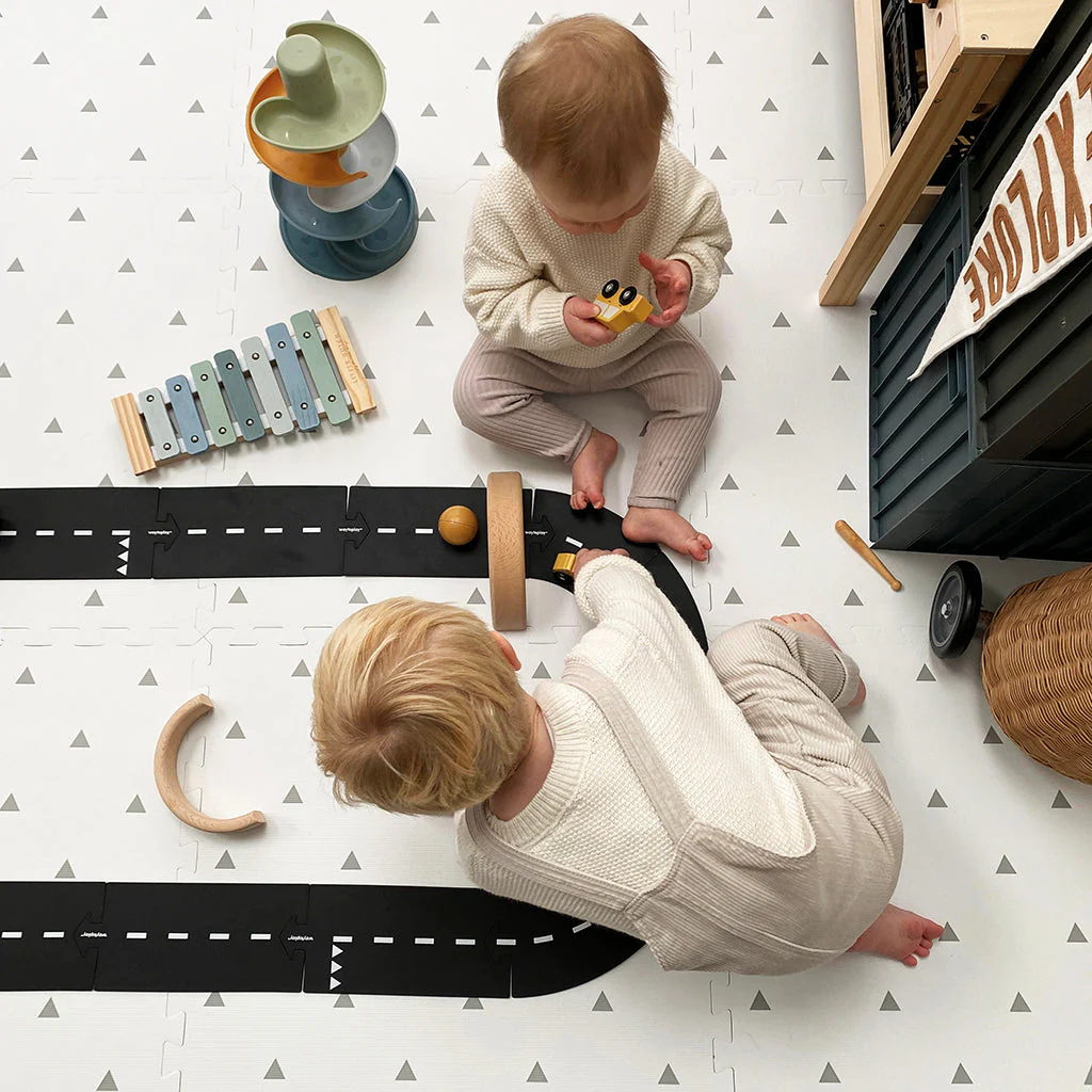Triangle Playmat Set in White - Image 12
