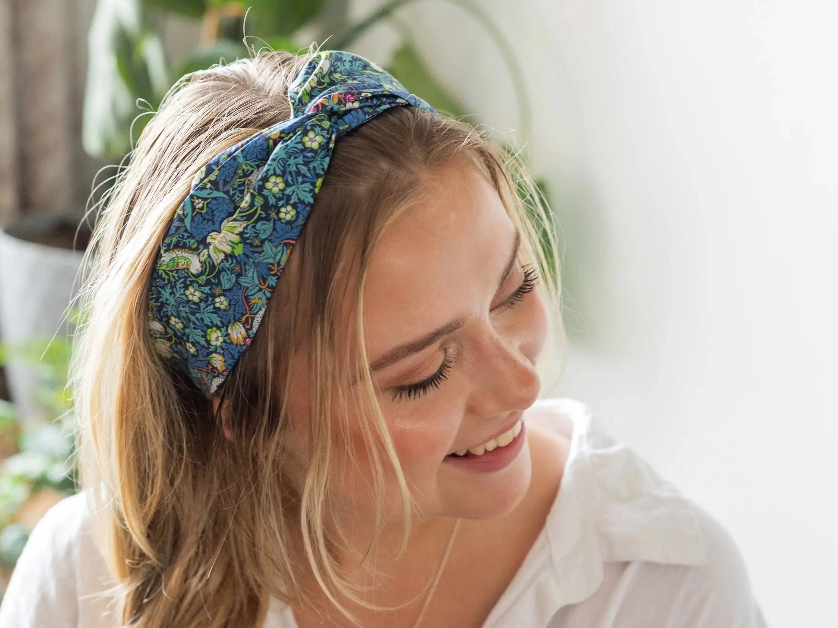 Liberty Black F Print Twist Headband - Image 12