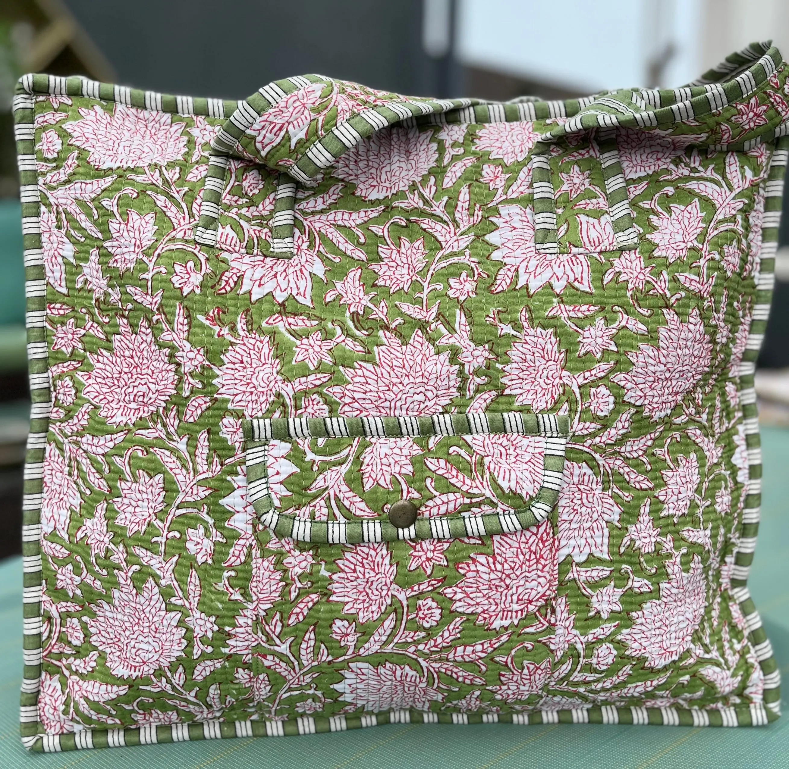 Verde Block Printed Tote Bag - Image 5