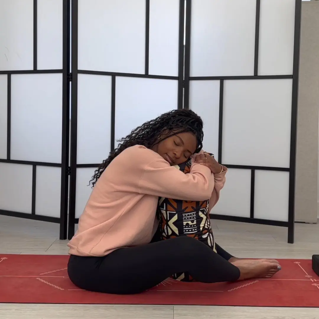 Warrior Red Velvet - Sustainable Yoga Mat - Image 2