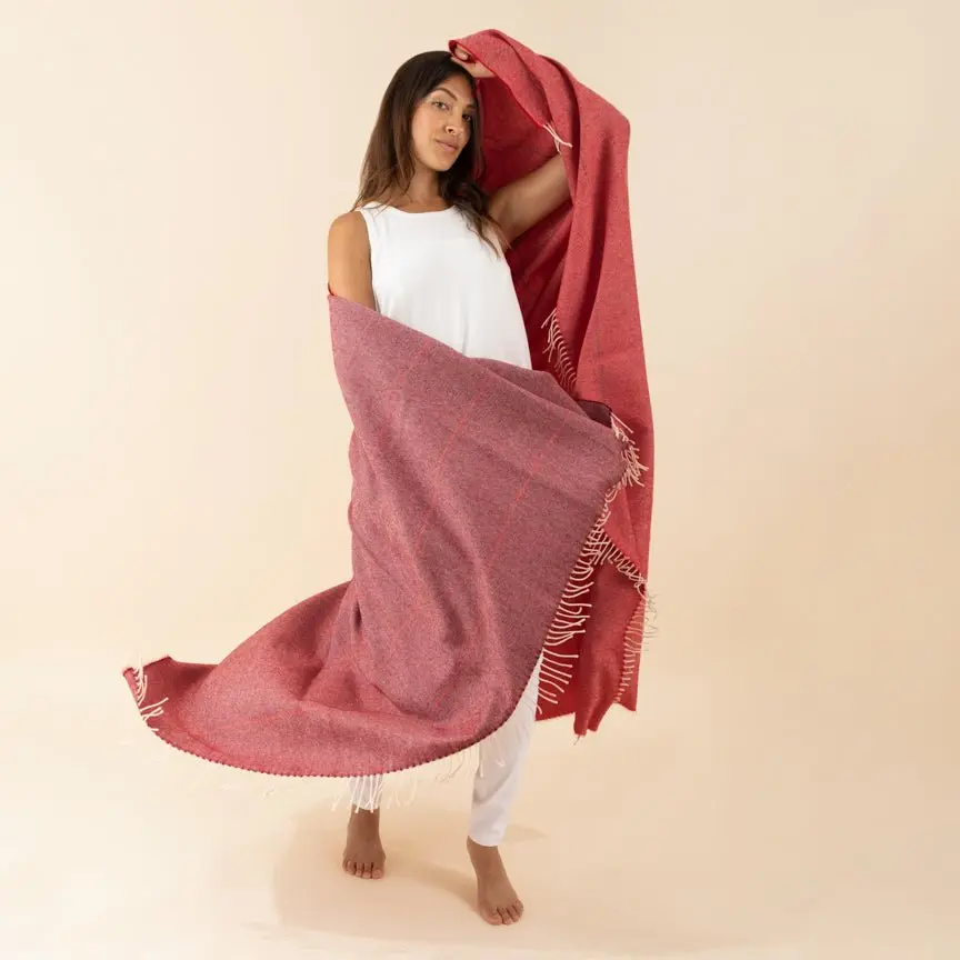 Red Wonderland - Alpaca & Merino Lambswool Blanket - Image 2