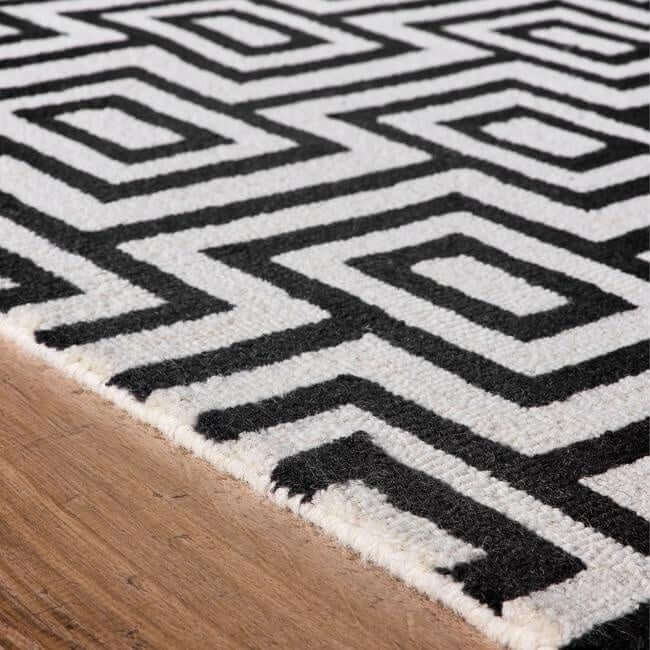 Wool Labyrinth Rug White and Black - Image 4